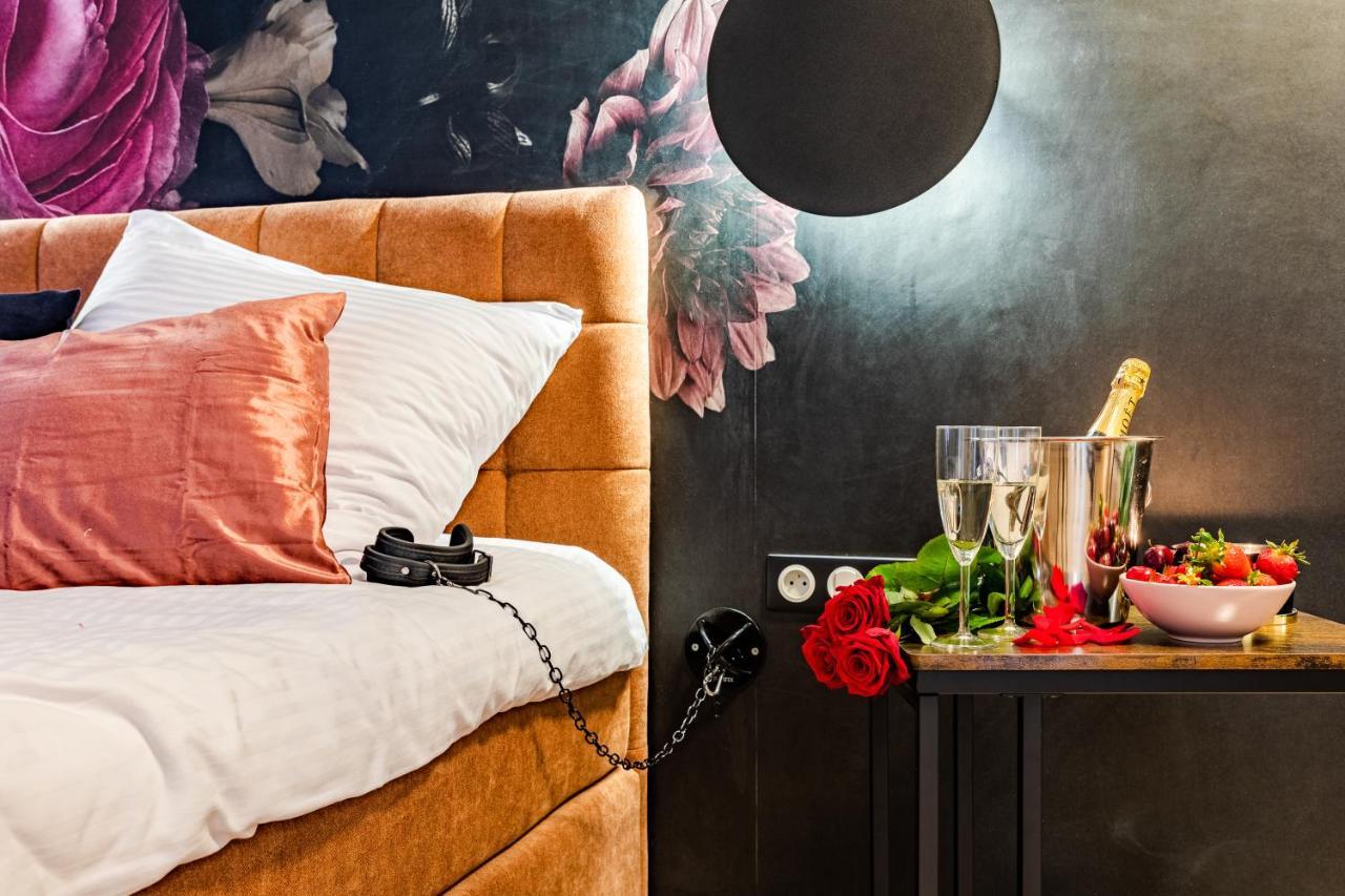 Secret Garden Apartment Warsaw Ngoại thất bức ảnh