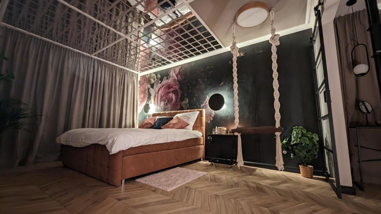 Secret Garden Apartment Warsaw Ngoại thất bức ảnh